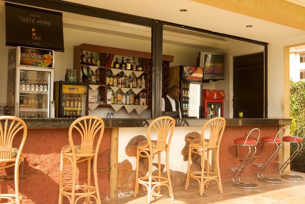 City Royal Resort Hotel Kyambogo  Экстерьер фото