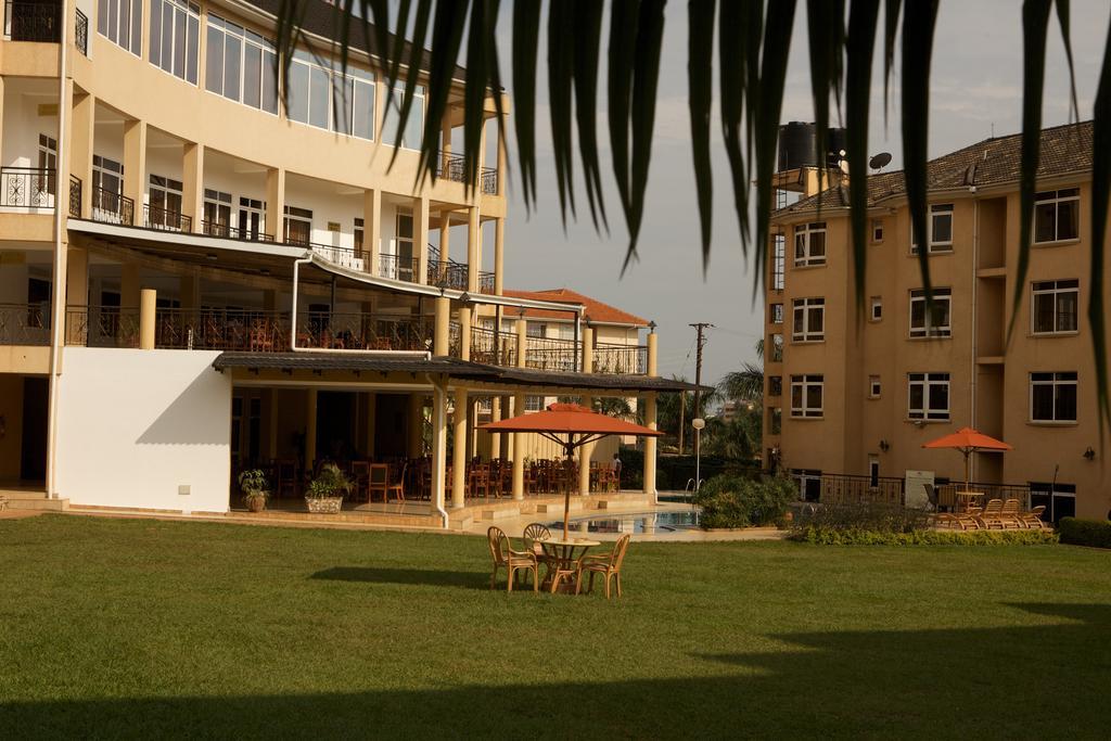 City Royal Resort Hotel Kyambogo  Экстерьер фото
