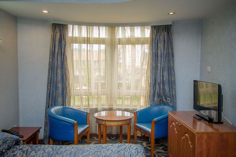 City Royal Resort Hotel Kyambogo  Экстерьер фото