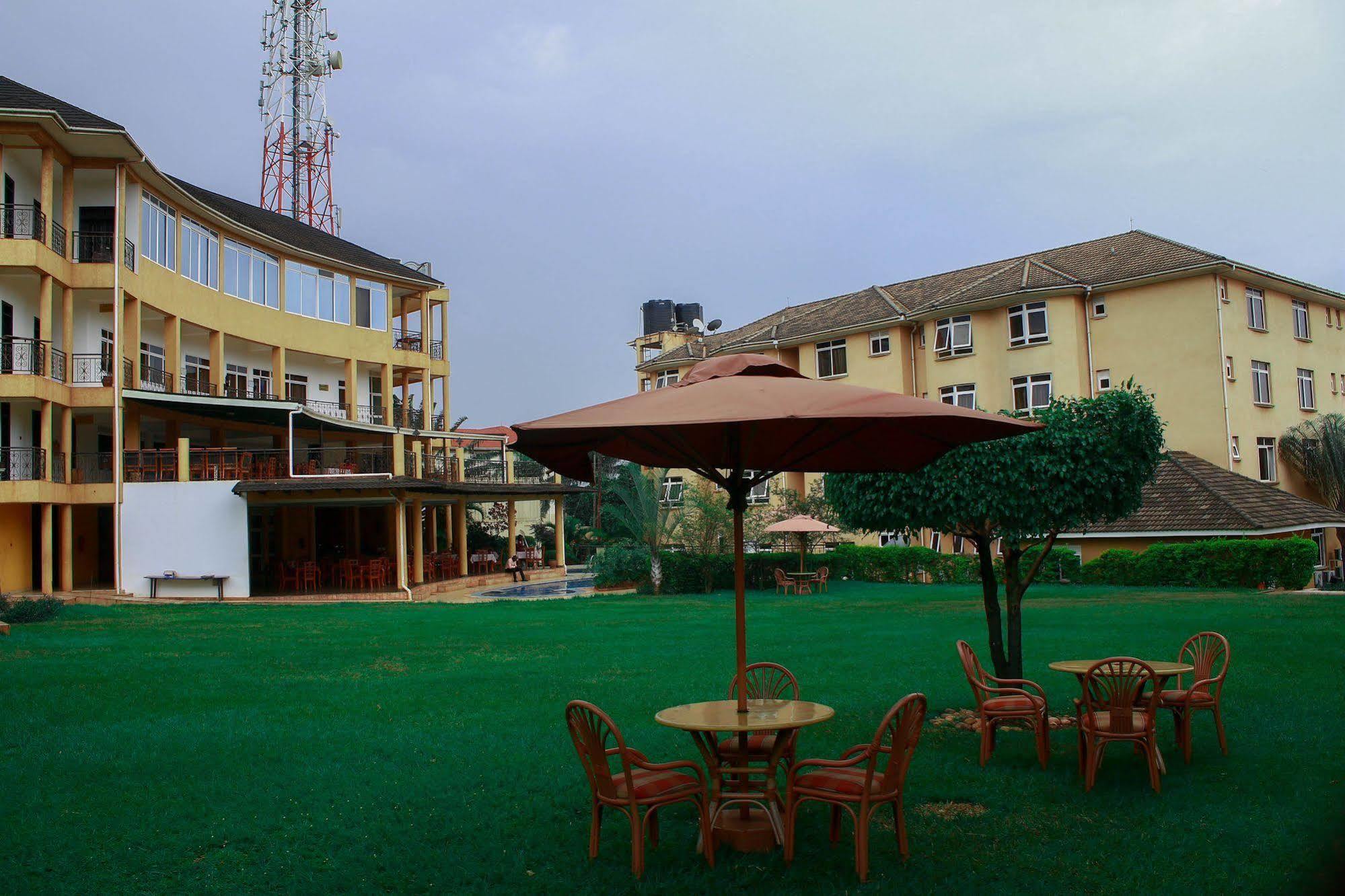 City Royal Resort Hotel Kyambogo  Экстерьер фото